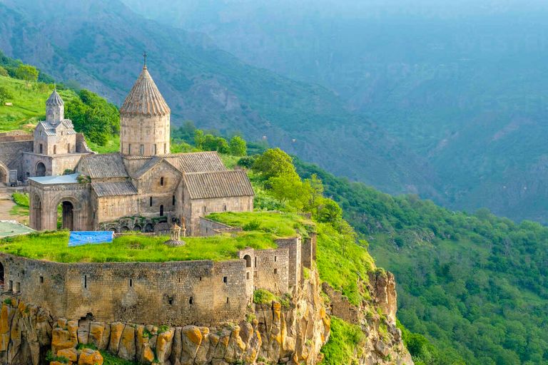140-004640-most-famous-tourist-places-armenia-3